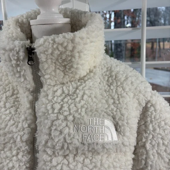 The North Face Nuptse White Gardenia Down Jacket - Picture 14 of 16
